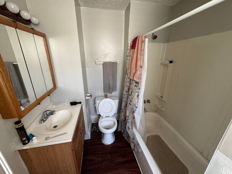 More Photos Of 2245 W Jefferson St, Louisville Apartments For Sale