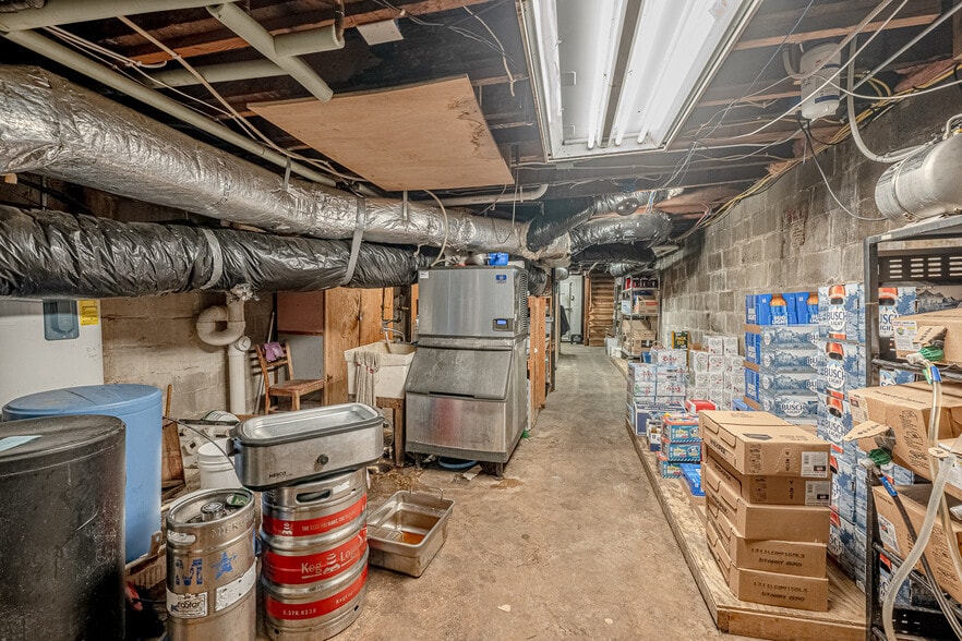 More Photos Of 127 W Main St, Belleville Restaurant For Sale
