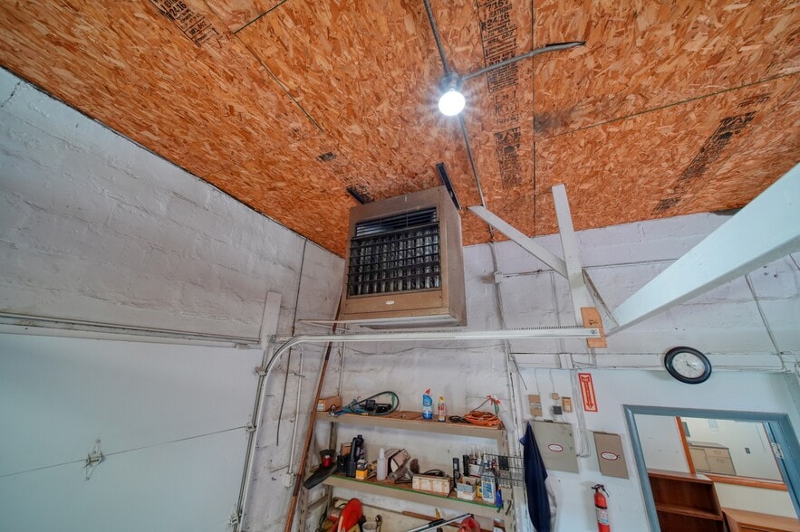 More Photos Of 208 Irwin St, Brooklyn Manufacturing For Sale
