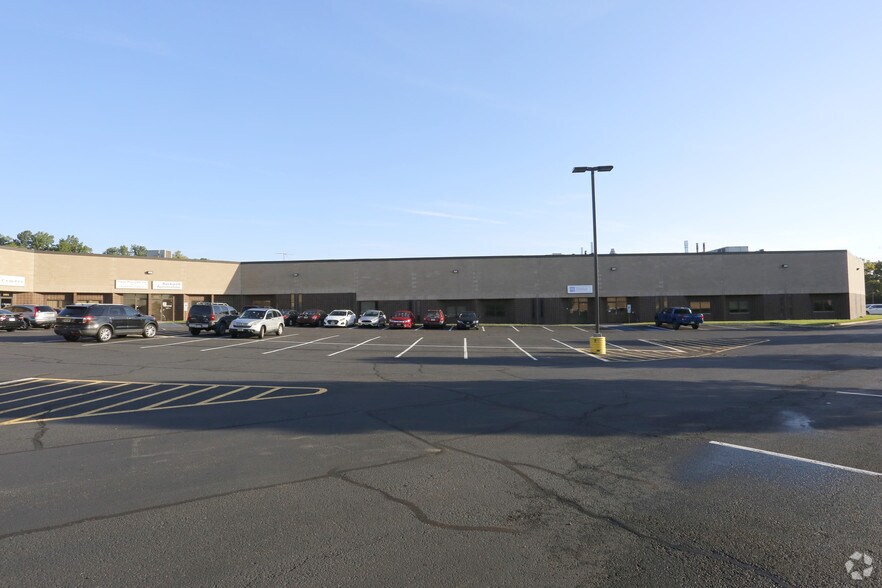 More Photos Of 165-181 Fieldcrest Ave, Edison Warehouse For Lease