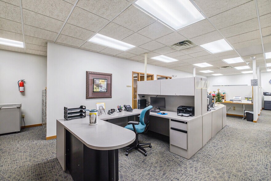 More Photos Of 1063 W Hill Rd, Flint Medical For Sale