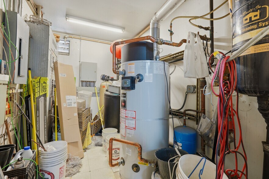 More Photos Of 72 N 850 E, Lehi Restaurant For Sale