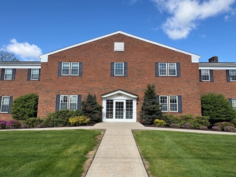 More Photos Of , Bloomfield Office For Sale