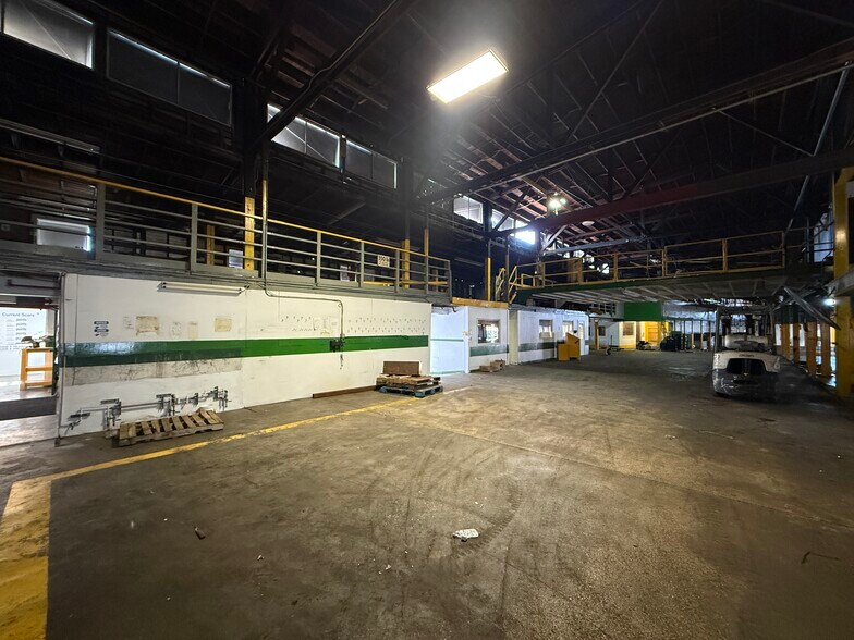 More Photos Of 650 Avenue R SW, Winter Haven Distribution For Sale