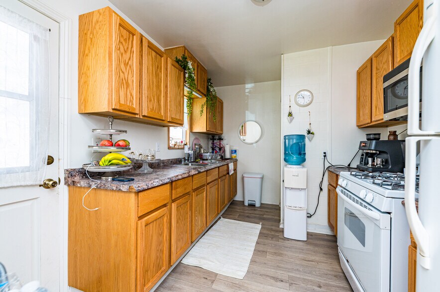 More Photos Of 550-552 E Verdugo Ave, Burbank Apartments For Sale