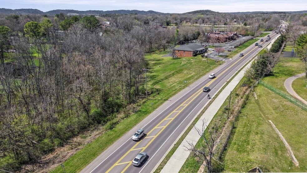 More Photos Of 507 New Highway 96 W, Franklin Medical For Sale