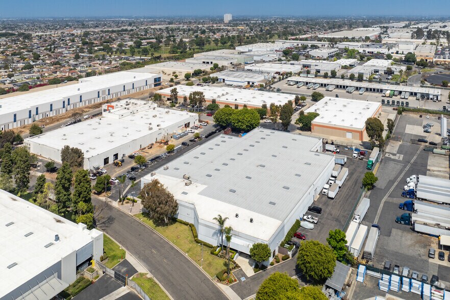 Primary Photo Of 17050-17100 S Margay Ave, Carson Warehouse For Lease