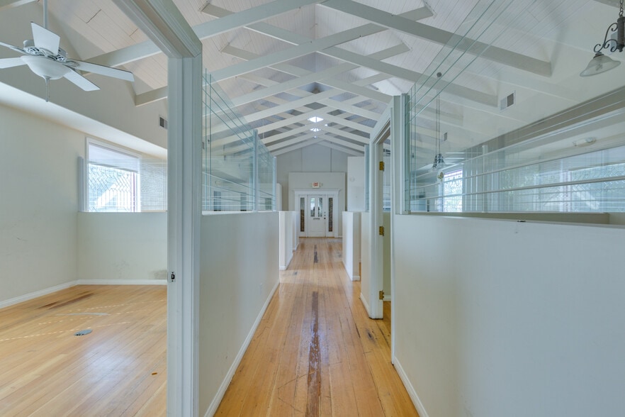 More Photos Of 919 E Bonneville Ave, Las Vegas Office Residential For Sale