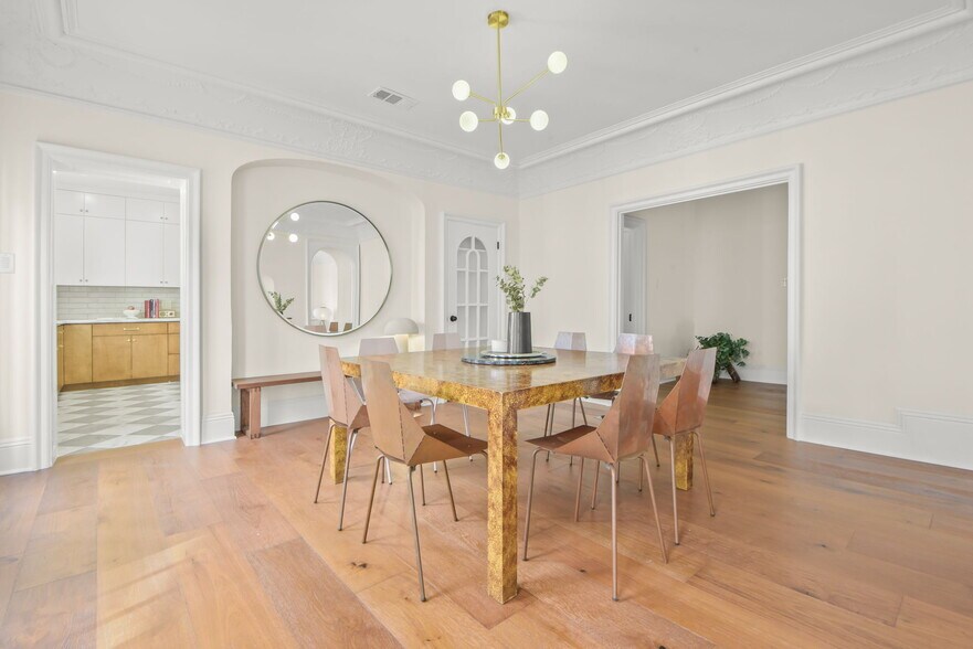 More Photos Of 320 S Kingsley Dr, Los Angeles Apartments For Sale