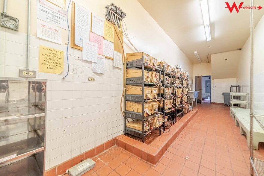 More Photos Of 641 Camino de los Mares, San Clemente Storefront For Lease