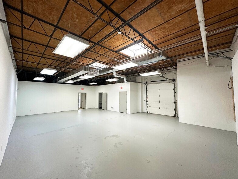 More Photos Of 4000-4010 N Nashville Ave, Chicago Unknown For Lease