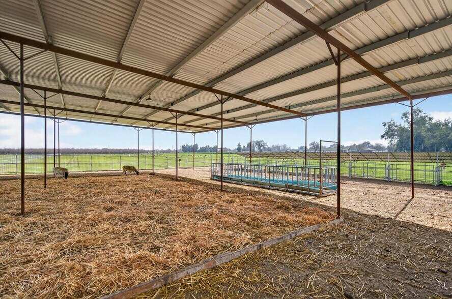 More Photos Of 6873 20th Ave, Lemoore Land For Sale