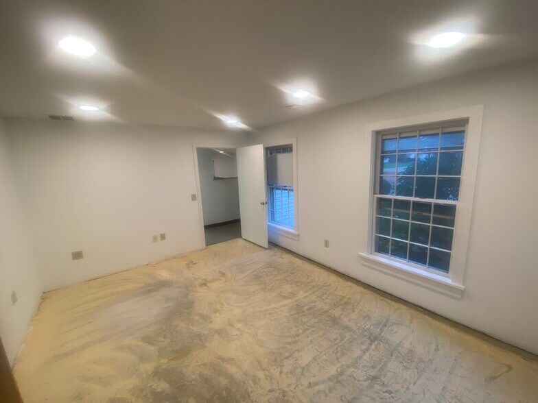 More Photos Of 31 Old Nashua Rd, Amherst Office For Lease