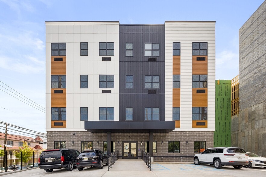 More Photos Of 50-56 Norfolk St, Newark Apartments For Lease