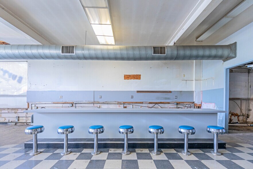 More Photos Of 4900-4922 Folsom Blvd, Sacramento Restaurant For Sale