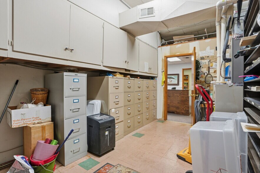 More Photos Of 115 N Jefferson Ave, Elk City Office For Sale