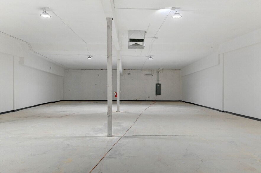 More Photos Of 112-110 W Wyoming Ave, Las Vegas Storefront Retail Office For Lease