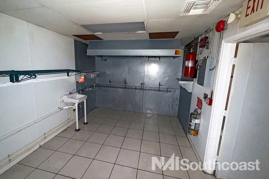 More Photos Of 408-412 Farmers Market Rd, Fort Pierce Warehouse For Lease