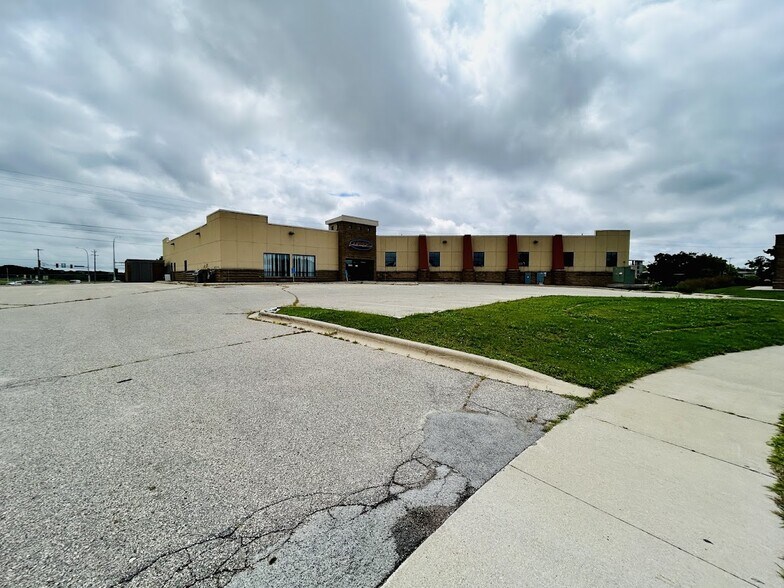 More Photos Of 2440 Clare Ln Ne, Rochester Flex For Sale