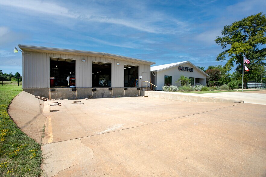 More Photos Of 15393 Highway 64 W, Tyler Warehouse For Lease