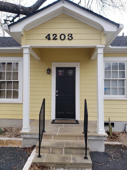 More Photos Of 4203 Medical Pky, Austin Medical For Lease