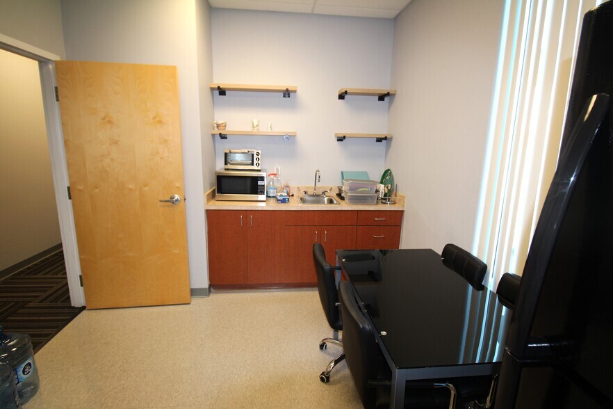 More Photos Of 3180 Curlew Rd, Oldsmar Medical For Lease