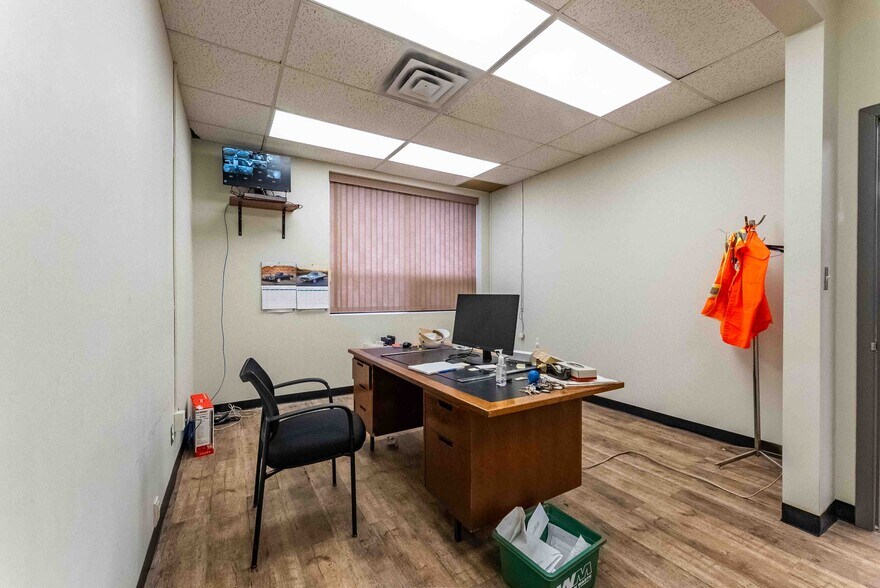 More Photos Of 500 Barrydowne Rd, Sudbury Manufacturing For Sale