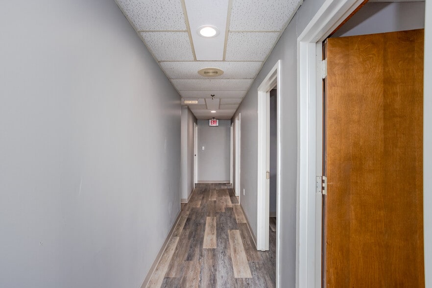 More Photos Of 239 Silas Deane Hwy, Wethersfield Medical For Lease