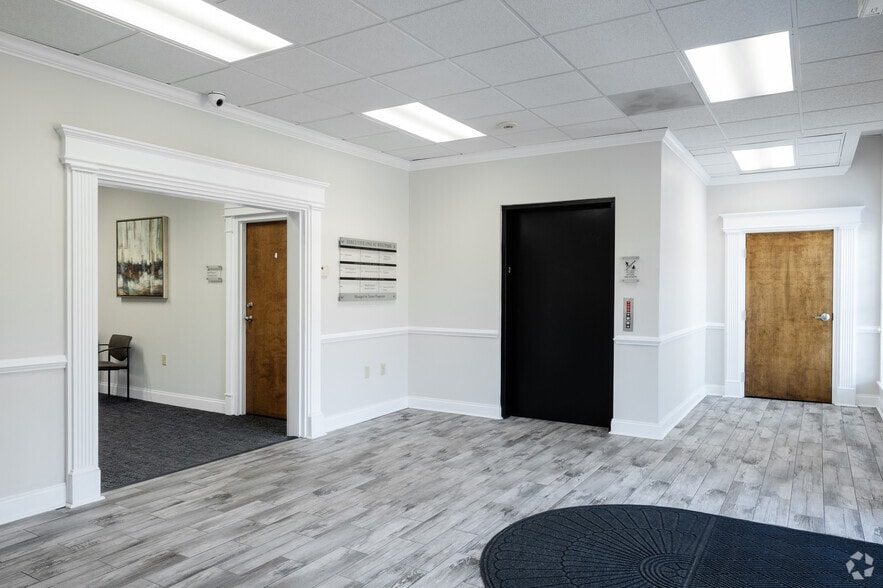 More Photos Of 3790 Fernandina Rd, Columbia Office Residential For Lease