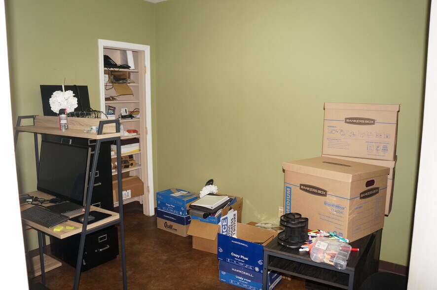 More Photos Of 1011-1025 W Fort Williams St, Sylacauga Office For Lease