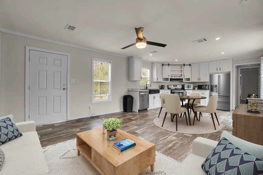 More Photos Of 42851 E County Road 1470, Lone Wolf Land For Sale