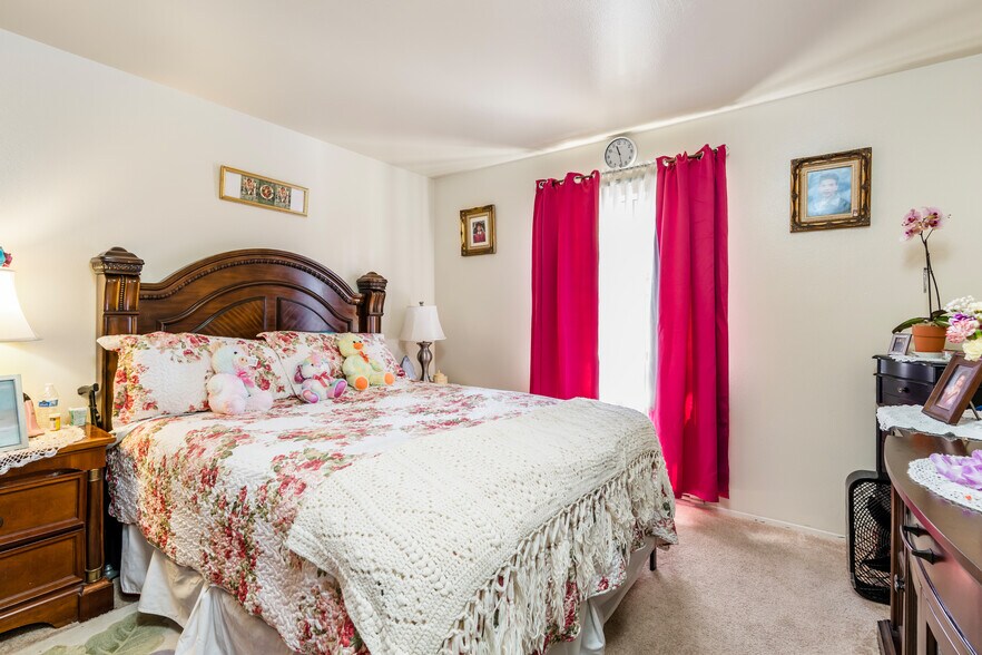 More Photos Of 321 Tremont St, Avalon Apartments For Sale