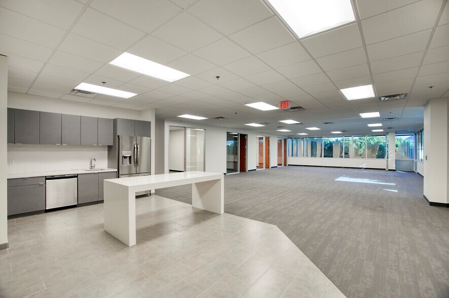 More Photos Of 4222 E Thomas Rd, Phoenix Medical For Sale