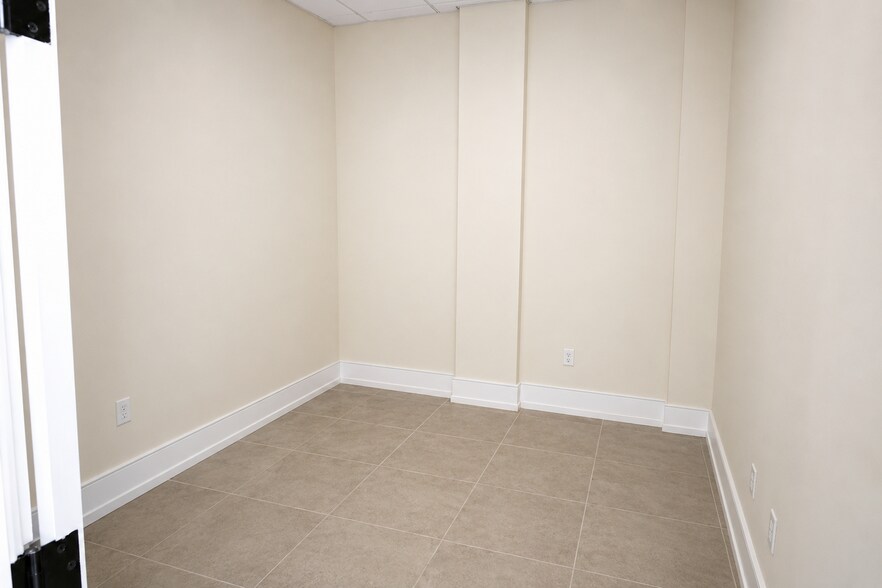 More Photos Of 35 Sunday Dr, Aurora Office For Sale
