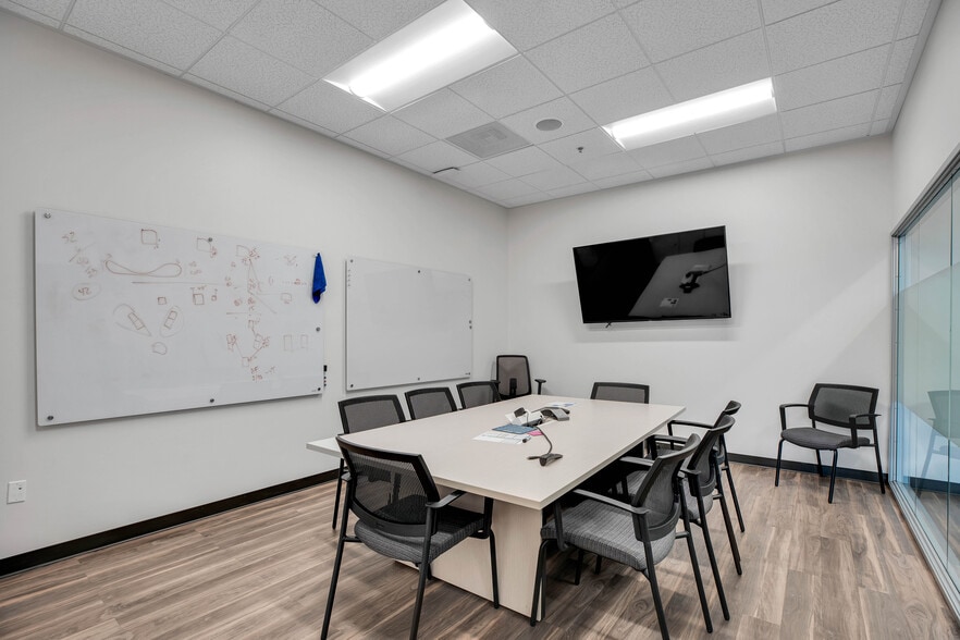 More Photos Of 5504 S 11th St, Ridgefield Distribution For Lease