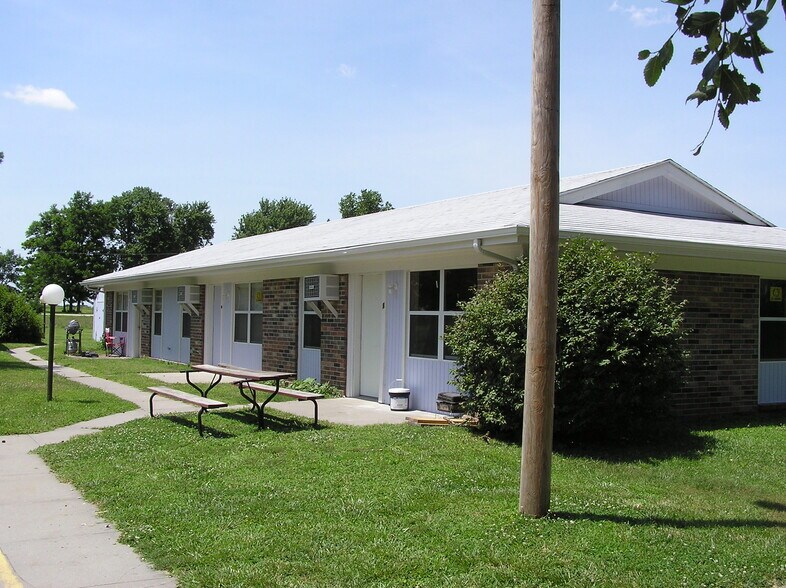 Primary Photo Of 102 W Easy St, Munden Apartments For Sale