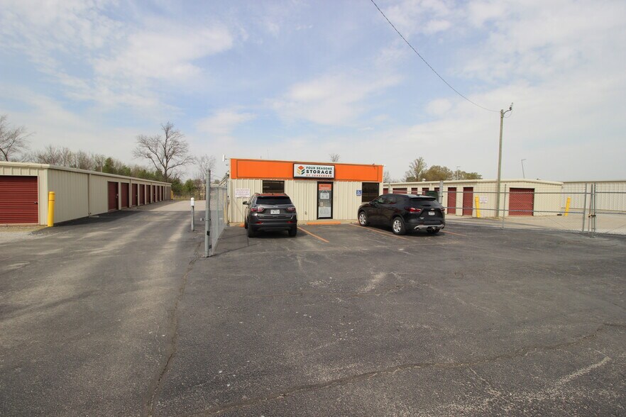 More Photos Of 4214 Access Rd, Jonesboro Self Storage For Sale