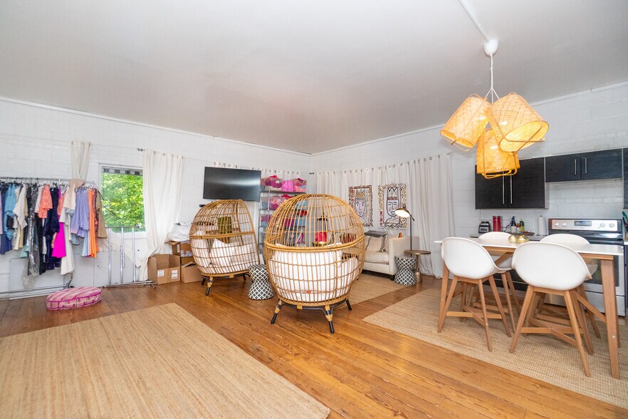 More Photos Of 225 W Clayton St, Athens Storefront For Lease