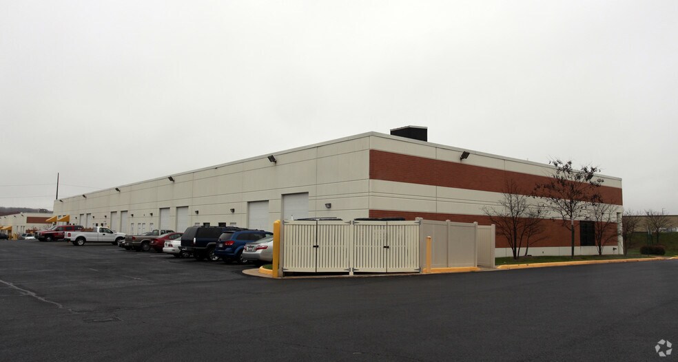 More Photos Of 8480-8498 Kao Cir, Manassas Unknown For Lease