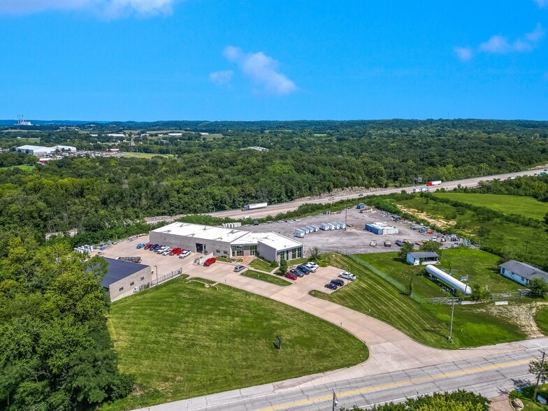 More Photos Of 109 Diversified Dr, Villa Ridge Service For Lease