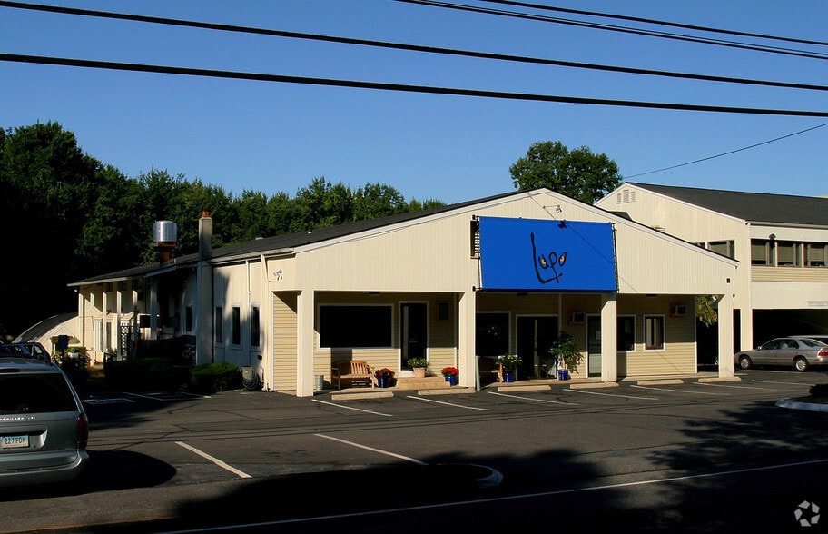 More Photos Of 189-191 Middlesex Ave, Chester Storefront Retail Office For Lease
