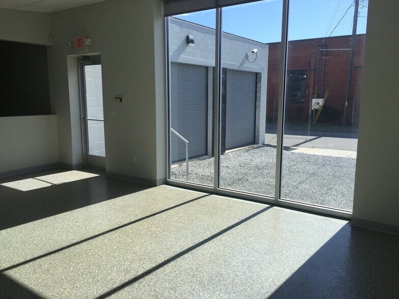 More Photos Of 1161 E Main St, Chattanooga Office For Sale