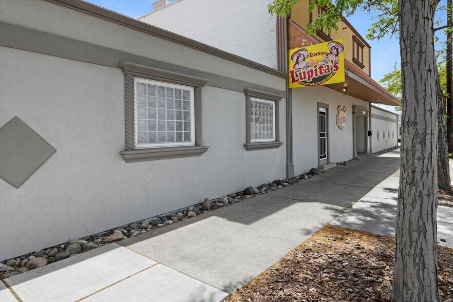 More Photos Of 720 W Lewis St, Pasco Hotel For Sale
