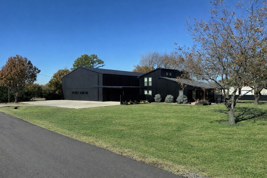 More Photos Of 10130 Billy Mitchell, McKinney Specialty For Sale