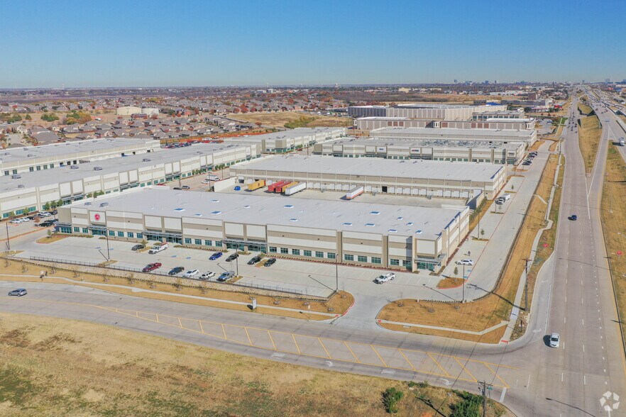 More Photos Of 2701 E State Highway 121, Lewisville Warehouse For Lease