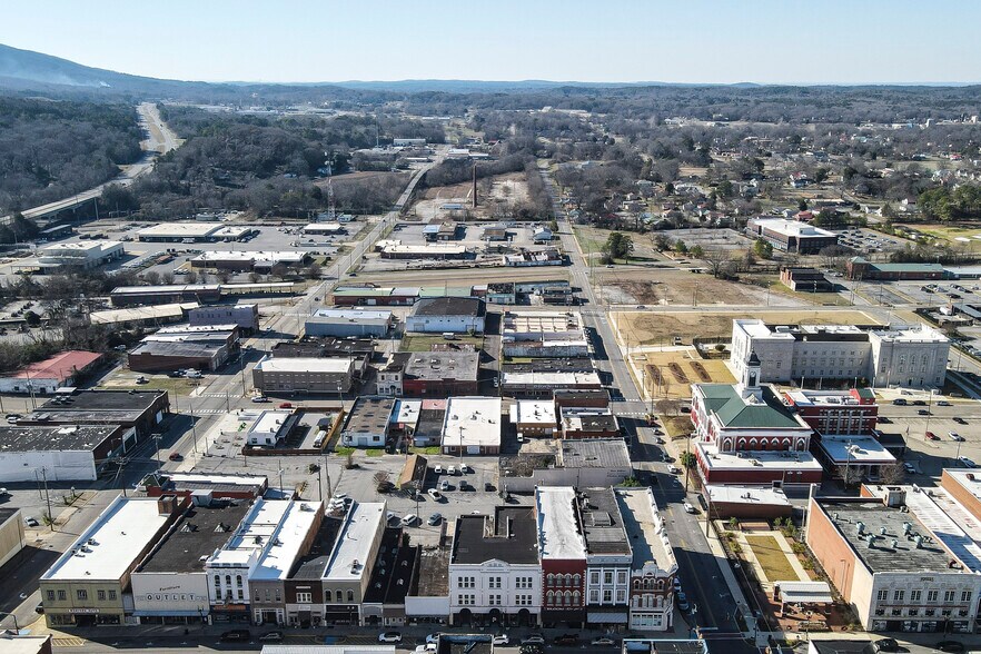 More Photos Of 1024 Noble St, Anniston Storefront Retail Office For Sale