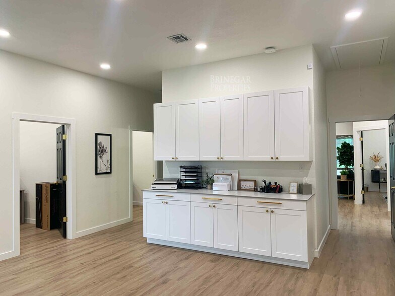 More Photos Of 605 River Bend Dr, Georgetown Office For Lease