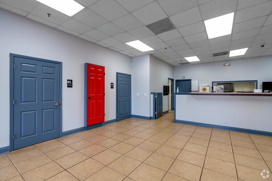 More Photos Of 247 Power Ct, Sanford Manufacturing For Lease