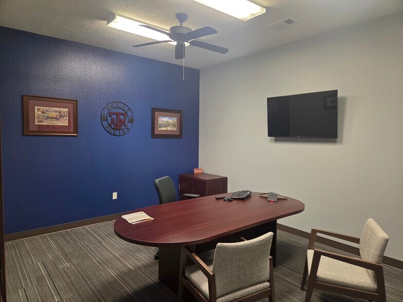 More Photos Of 2751 Nash Dr, Bryan Office For Lease