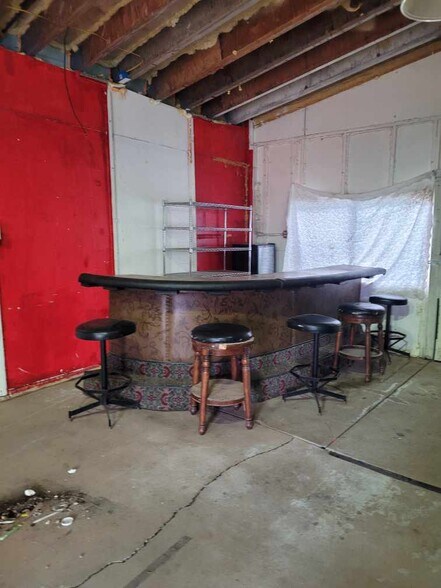 More Photos Of 1209 Dennis Rd, North Pole Warehouse For Lease